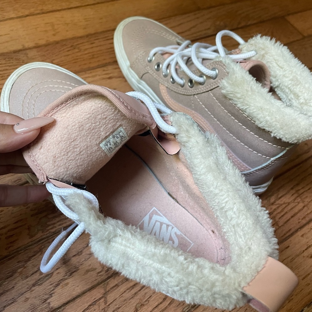 Vans Off-the wall dusty rose Pink Fur Lined hi-top booties lace up
